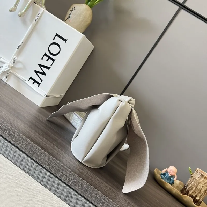 Alternative view of Loewe Satchel Bags-204