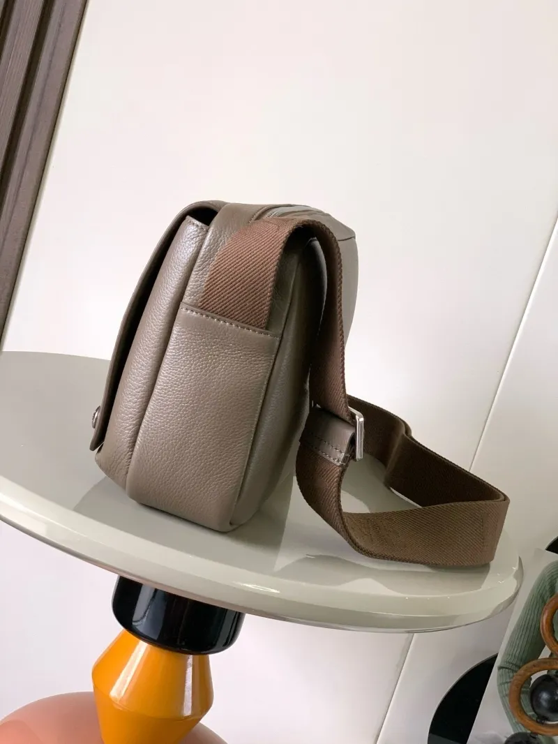 Alternative view of Loewe Satchel Bags-211