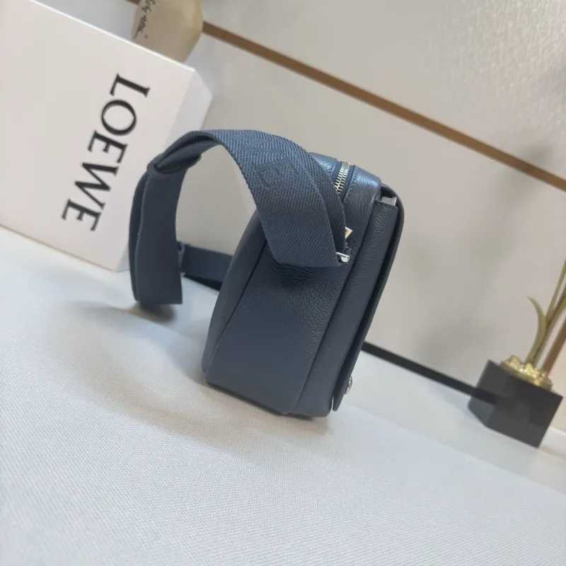 Alternative view of Loewe Satchel Bags-444