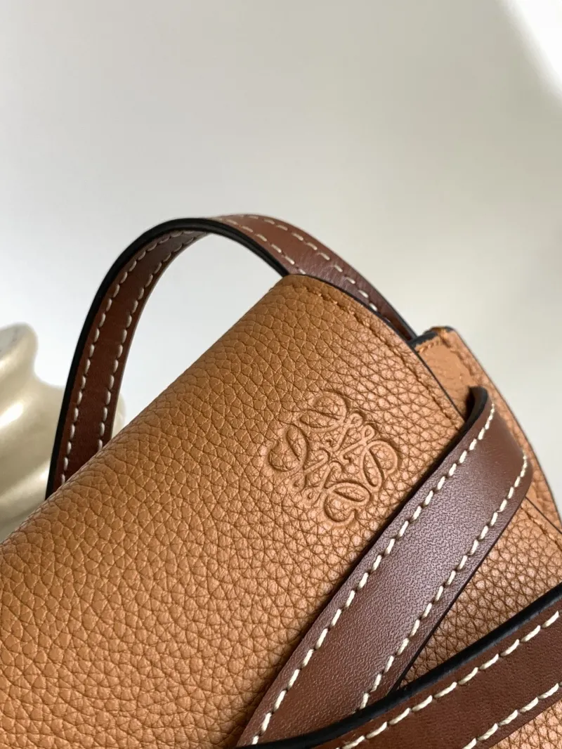 Loewe Tan Leather Crossbody Saddle Bag 453 - Image 4