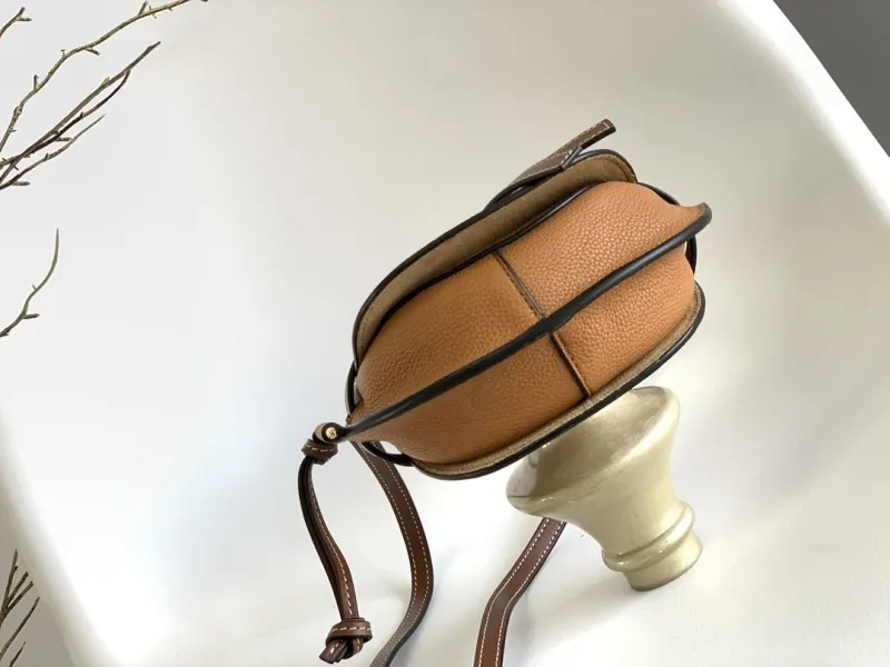 Loewe Tan Leather Crossbody Saddle Bag 453 - Image 5