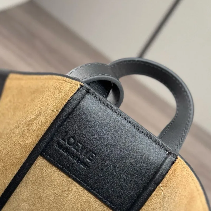 LOEWE Black Leather Saddle Crossbody Bag - Image 9