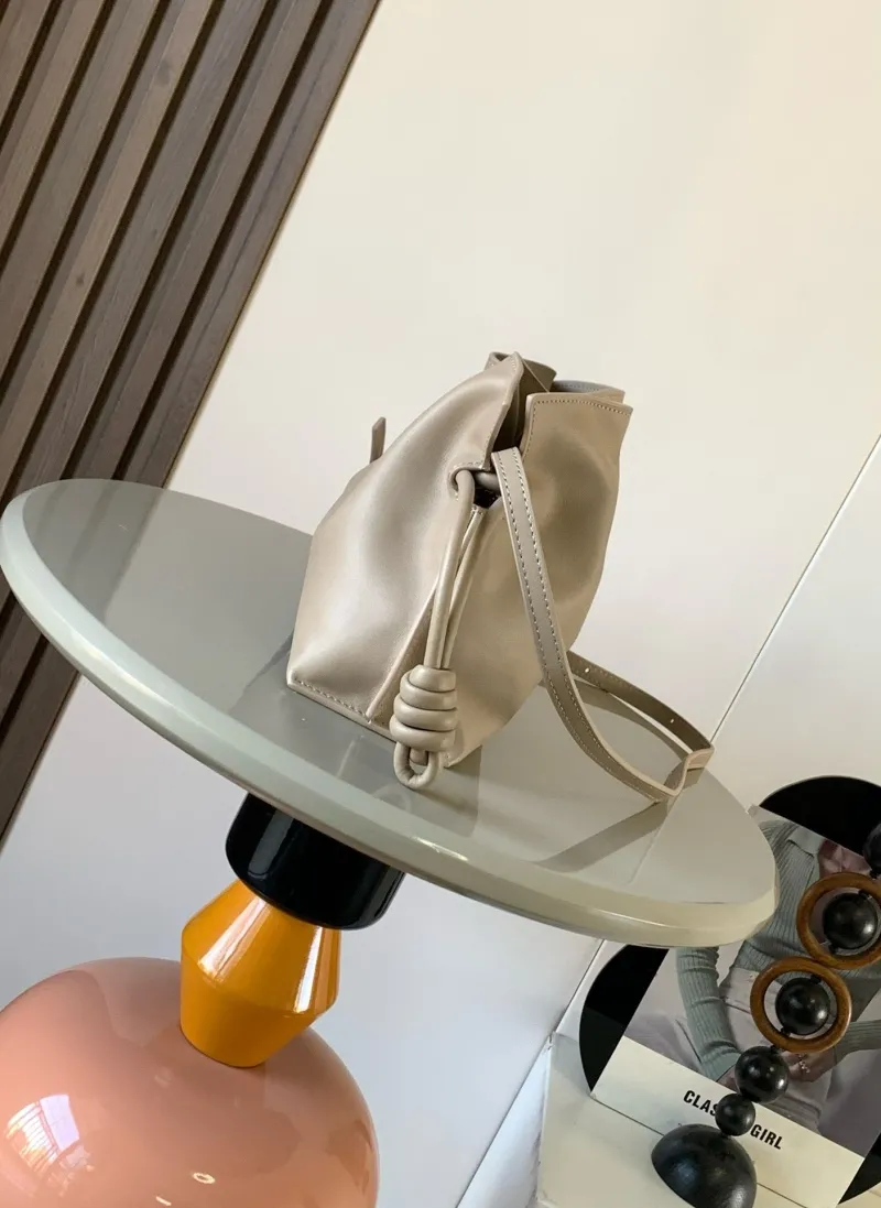 Alternative view of Loewe Satchel Bags-472