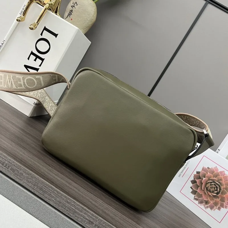 Loewe Olive Green Leather Messenger Crossbody Bag - Image 4