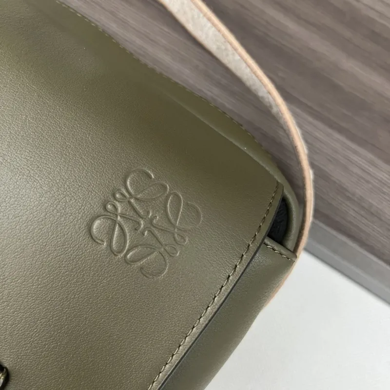 Loewe Olive Green Leather Messenger Crossbody Bag - Image 6