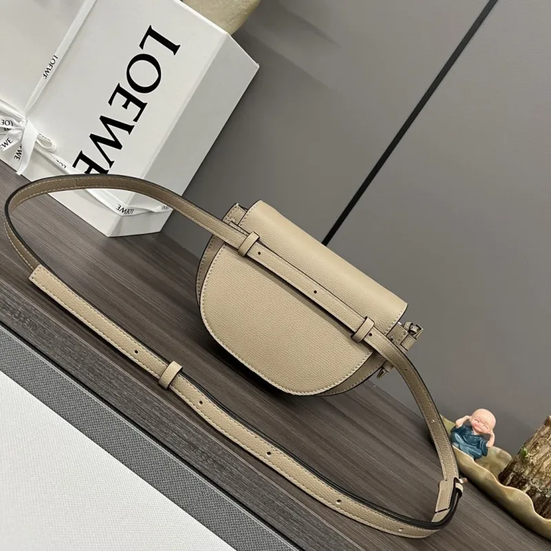 Loewe Beige Small Saddle Crossbody Bag - Image 4