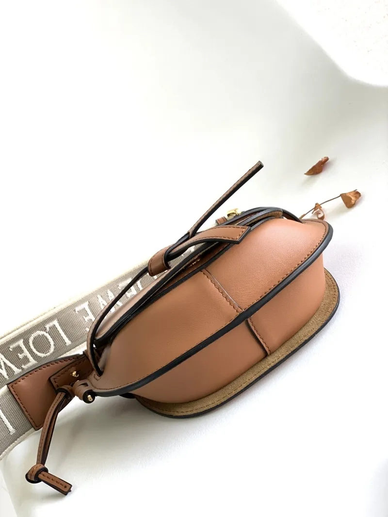 Loewe Tan Leather Saddle Crossbody Bag 503 - Image 5