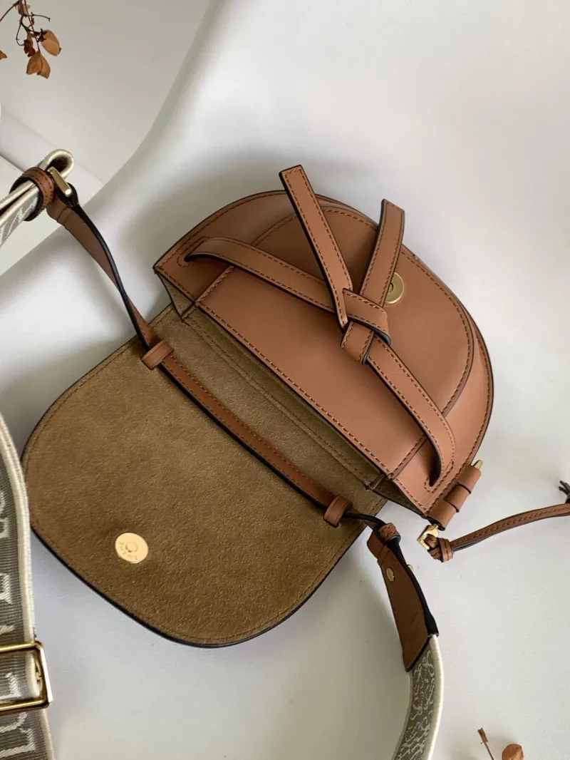 Loewe Tan Leather Saddle Crossbody Bag 503 - Image 6