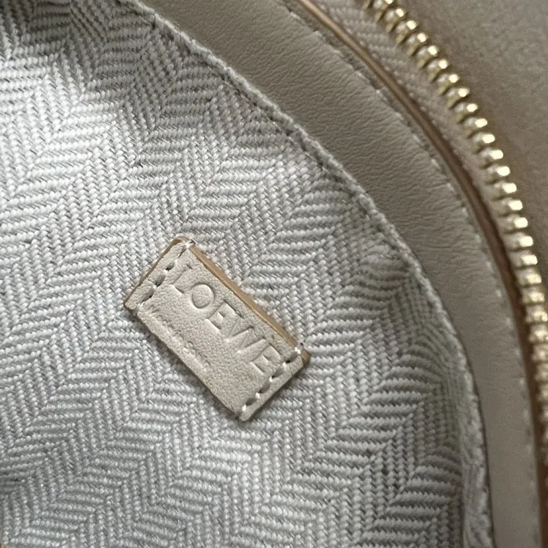 Loewe Beige Small Satchel Crossbody Bag - Image 9