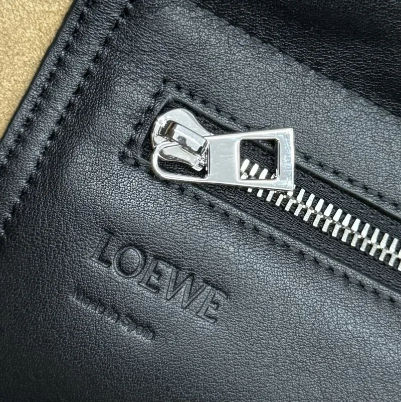 LOEWE Black Leather Crossbody Messenger Bag - Image 9