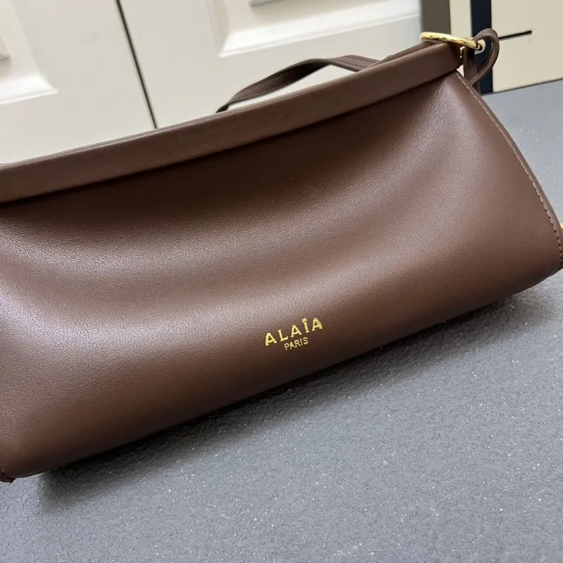 Alternative view of Loewe Satchel Bags-712