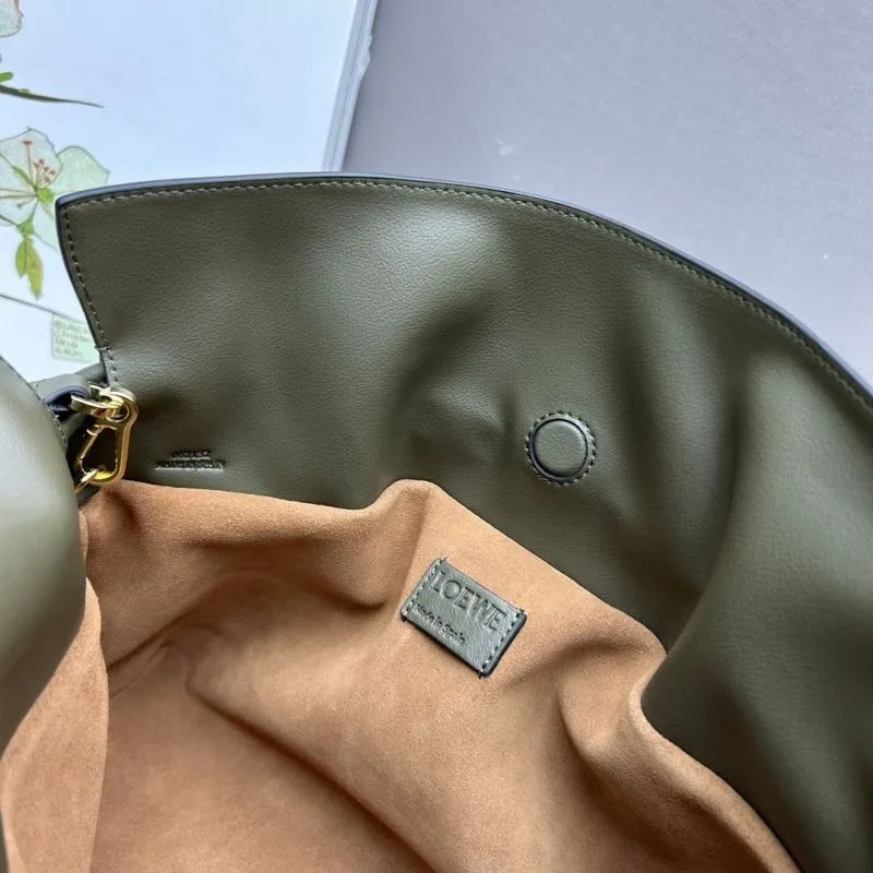 LOEWE Olive Green Leather Crossbody Bag S062 - Image 8