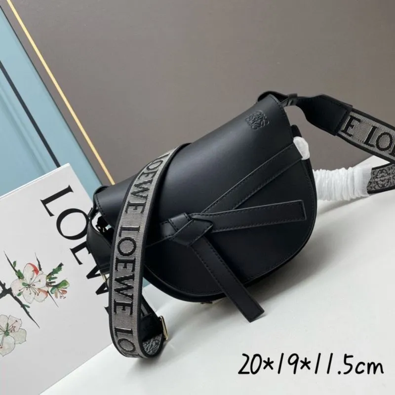 Loewe Leather Saddle Crossbody Bag - Image 3