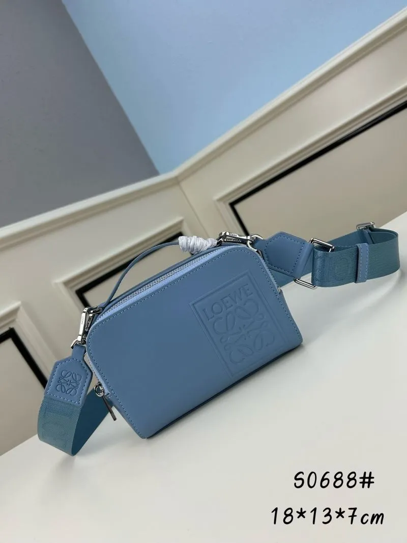 LOEWE Blue Leather Crossbody Bag S0688 18x13x7cm