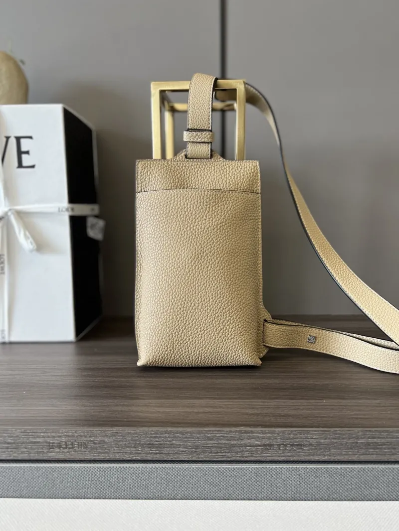 LOEWE Beige Leather Sling Bag - Image 3