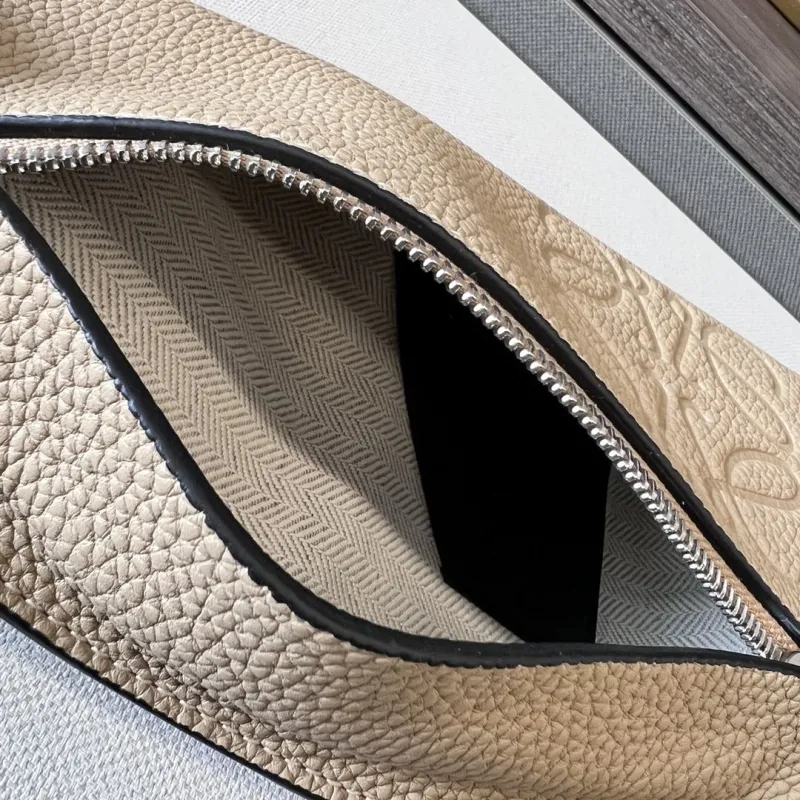 LOEWE Beige Leather Sling Bag - Image 8