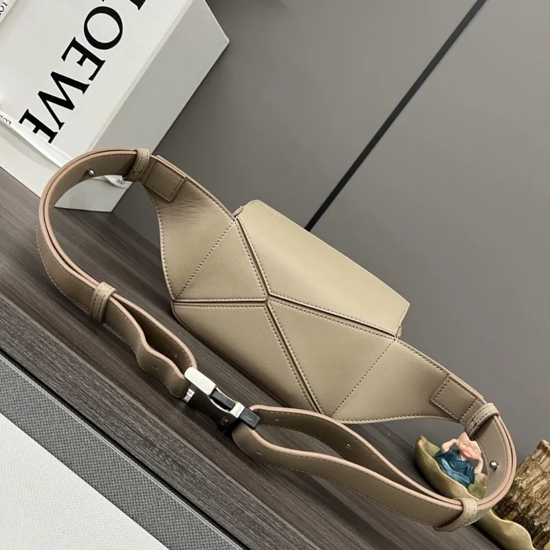 LOEWE Beige Puzzle Leather Waist Bag - Image 3