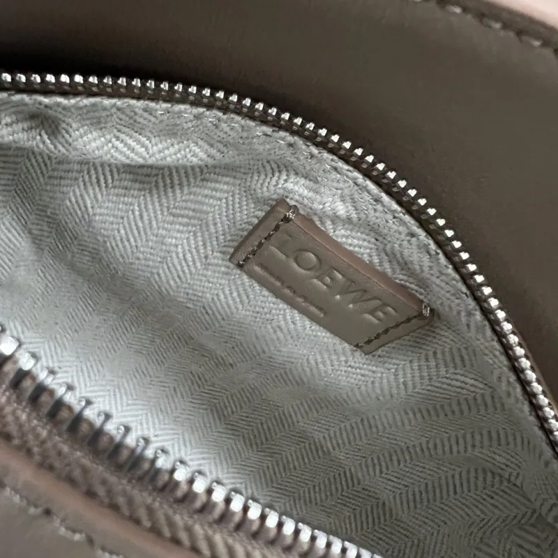 LOEWE Beige Puzzle Leather Waist Bag - Image 8