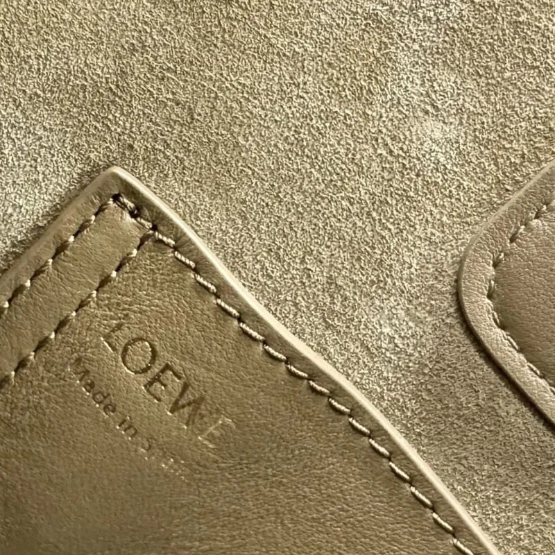 Loewe Beige Leather Bucket Crossbody Bag - Image 9