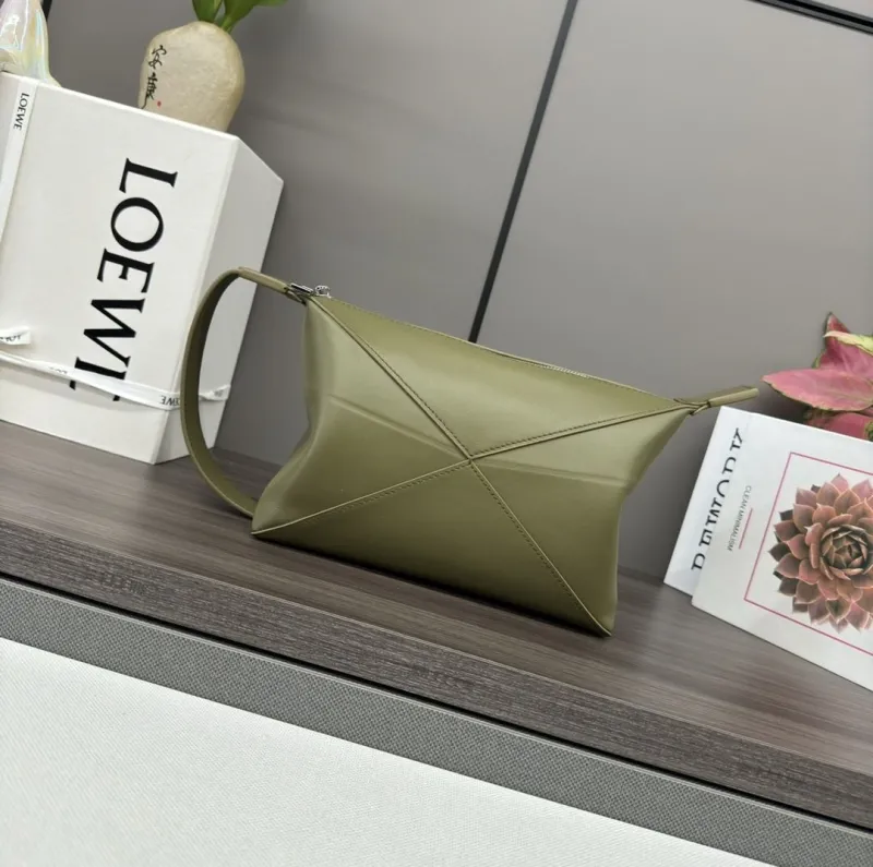 Loewe Bucket Bags-80