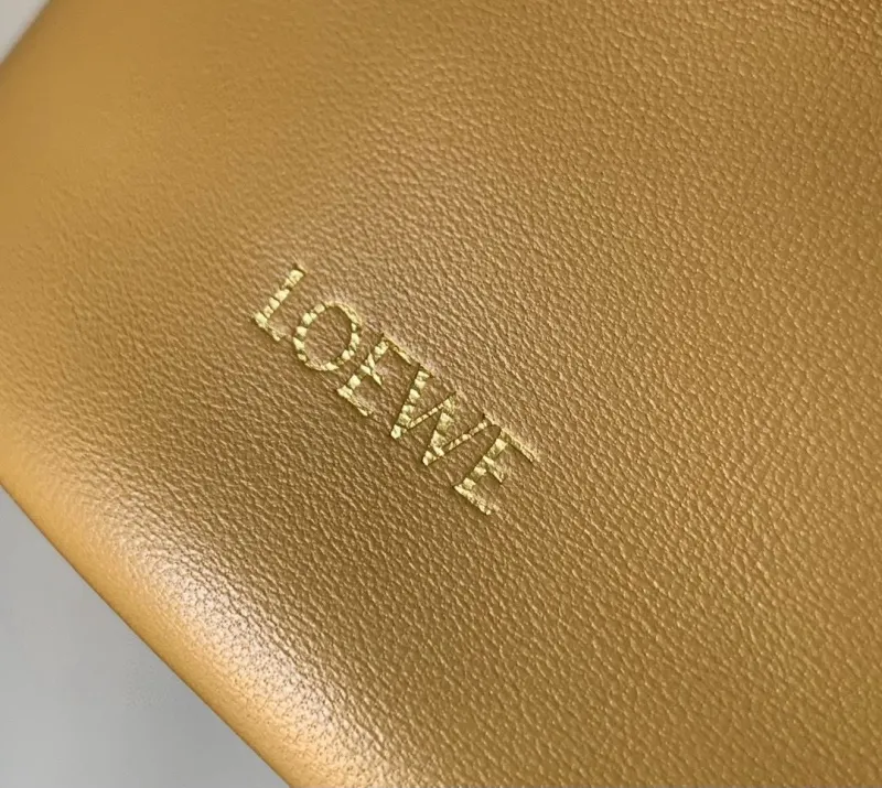 Loewe Tan Leather Bucket Bag with Gold Chain - Image 5