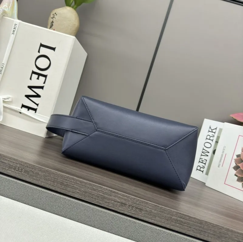 Loewe Navy Leather Bucket Bag 101 - Image 4