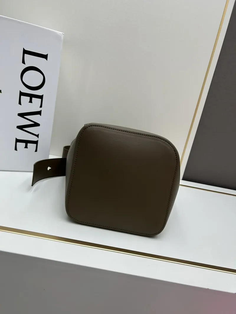 LOEWE 652288 Taupe Leather Bucket Bag - Image 4