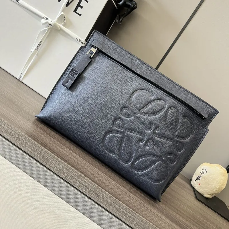 Loewe Clutch-2