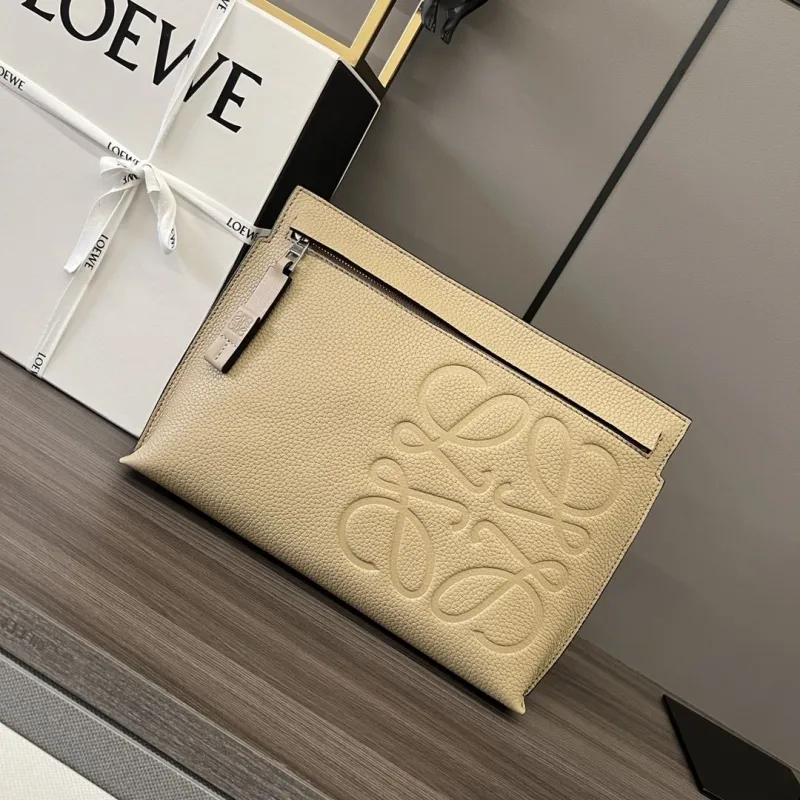 Loewe Clutch-3