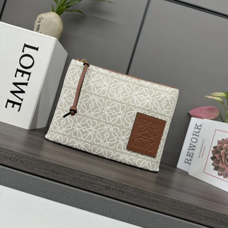 Loewe Clutch-4