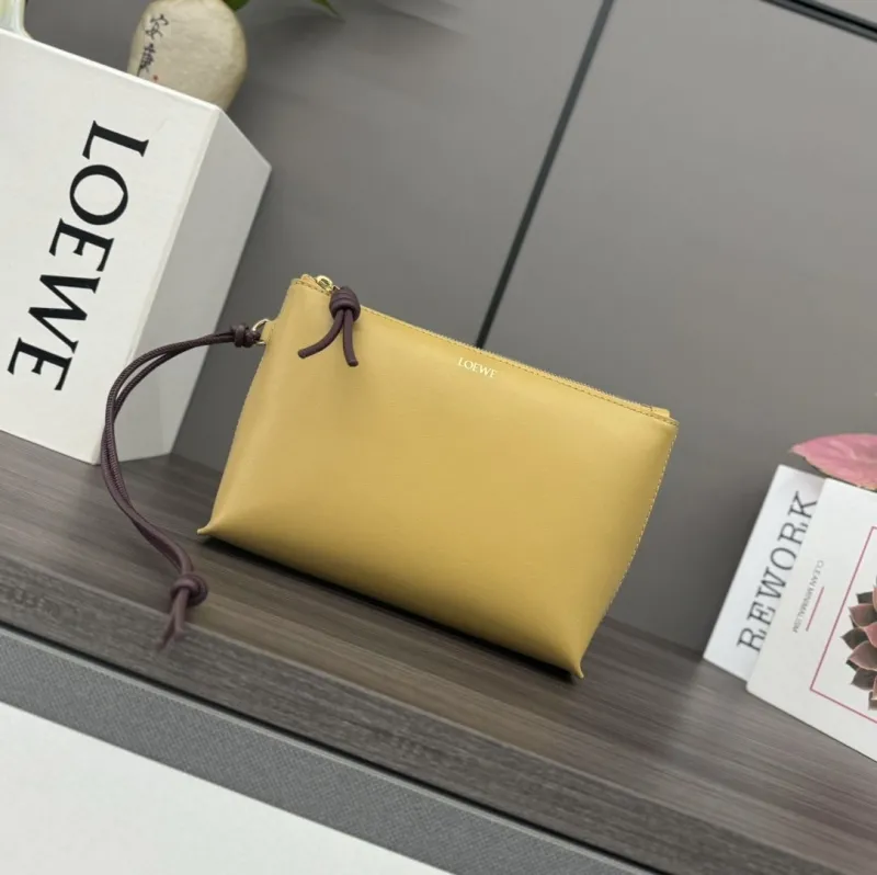 Loewe Clutch-10