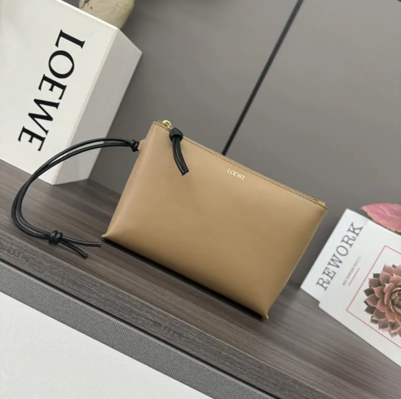 Loewe Clutch-12