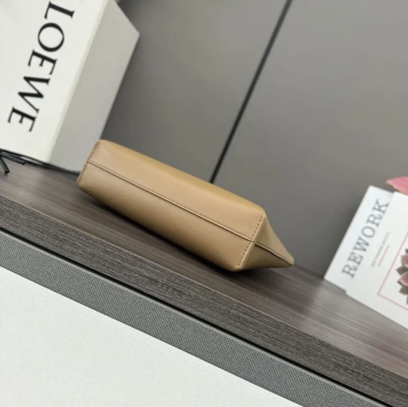 Loewe Clutch-12 - Image 4
