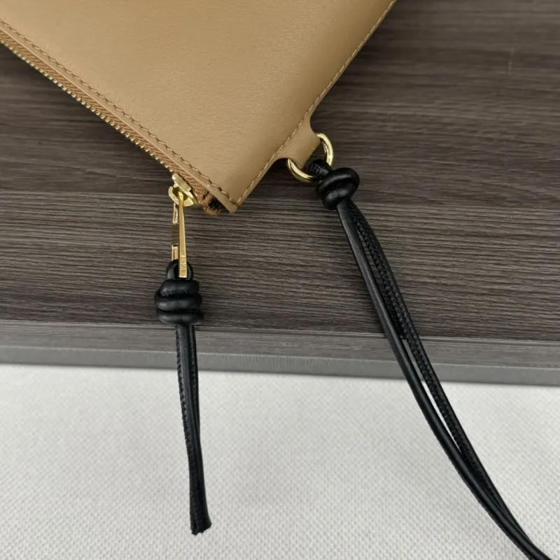 Loewe Clutch-12 - Image 7