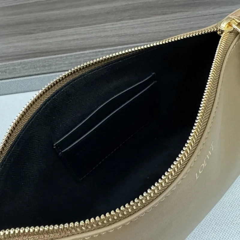 Loewe Clutch-12 - Image 8