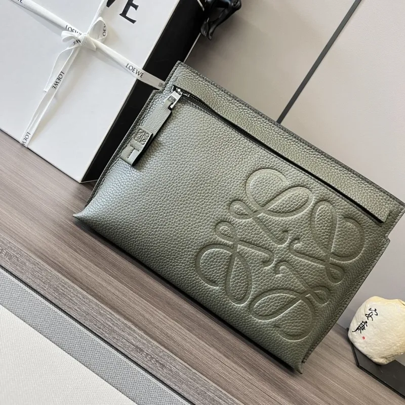 Loewe Clutch-14