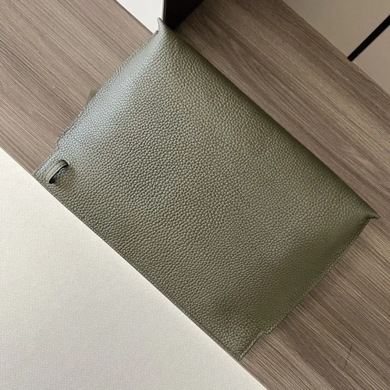 Loewe Clutch-14 - Image 6