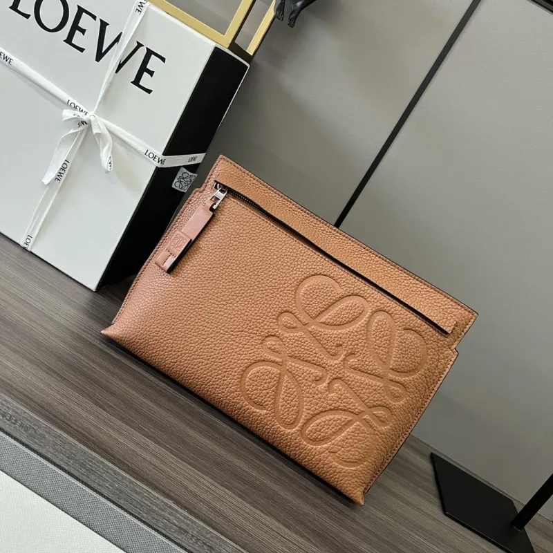 Loewe Clutch-15