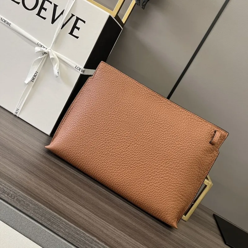Alternative view of Loewe Clutch-15