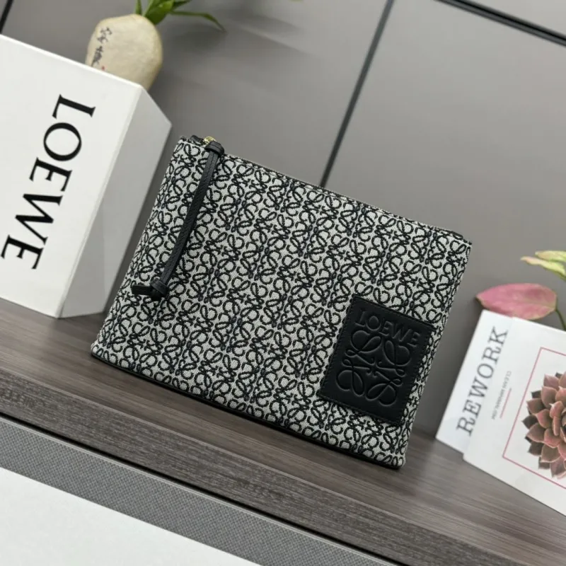 Loewe Clutch-19