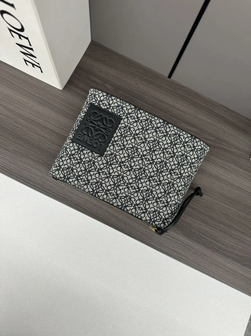 Loewe Clutch-19 - Image 5