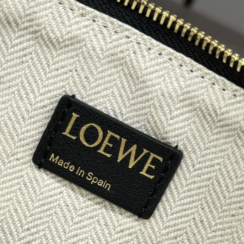 Loewe Clutch-19 - Image 9