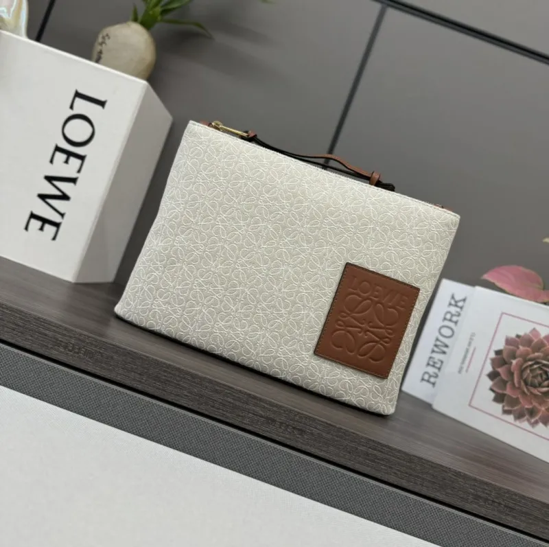 Loewe Clutch-20