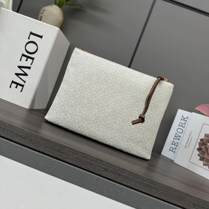 Loewe Clutch-20 - Image 3