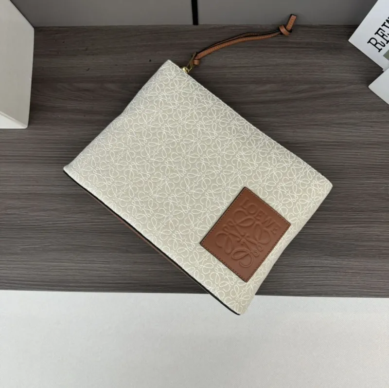 Loewe Clutch-20 - Image 5