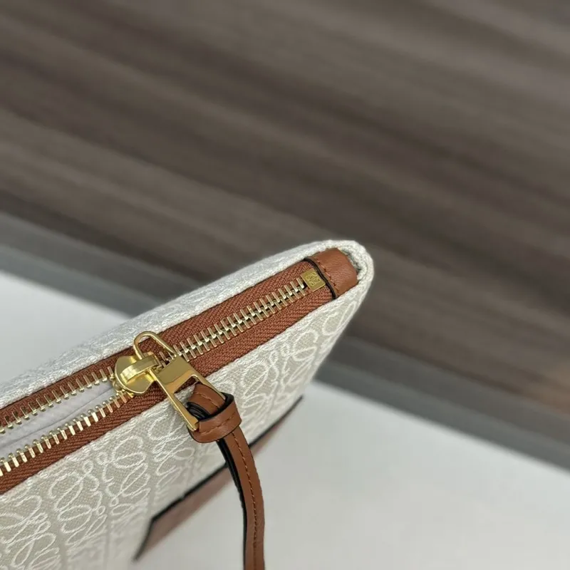 Loewe Clutch-20 - Image 7