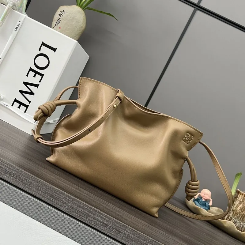 Loewe Clutch-23