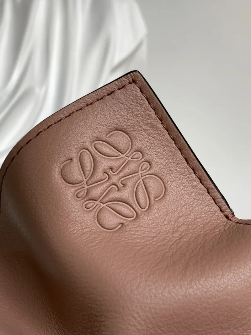 Loewe Clutch 25 Pink Leather Bag - Image 5