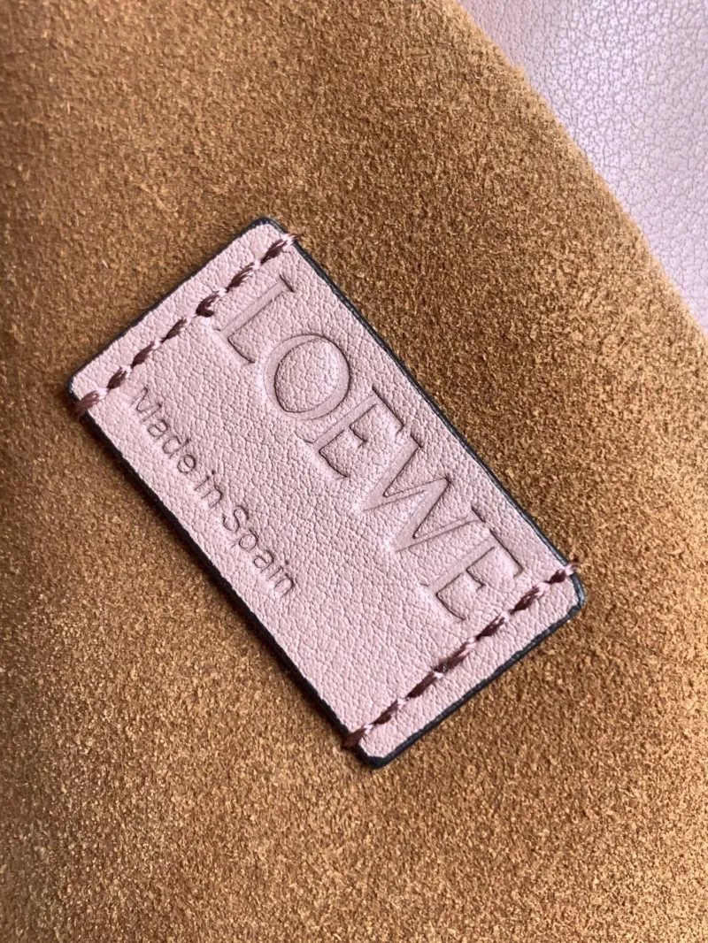 Loewe Clutch 25 Pink Leather Bag - Image 9