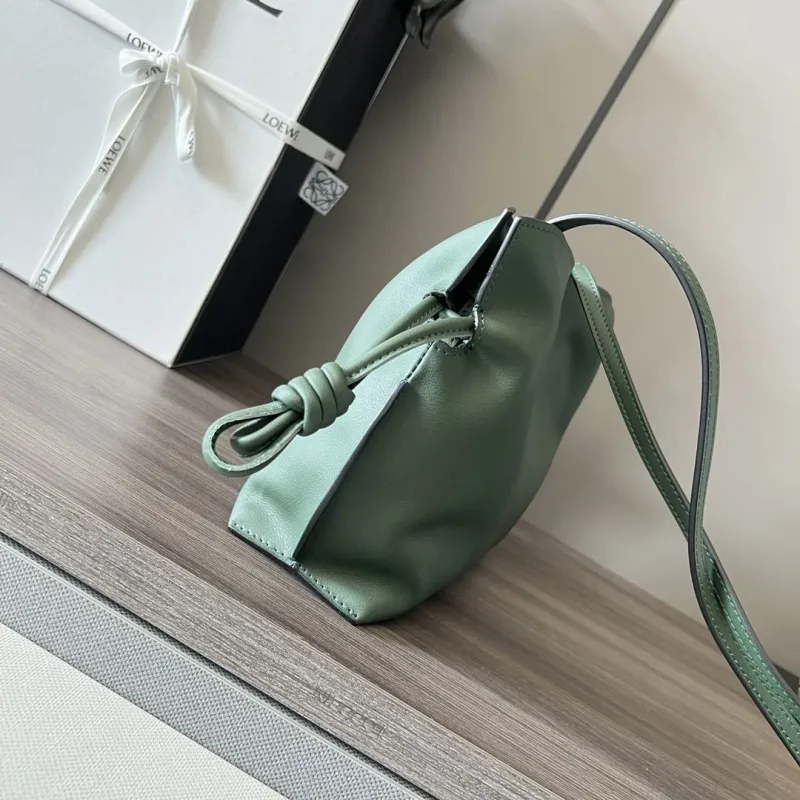 Alternative view of Loewe Clutch-27